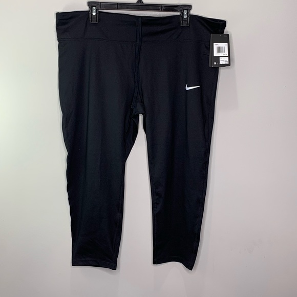 Nike Dri-Fit Essential Crop Tights - Picture 3 of 4